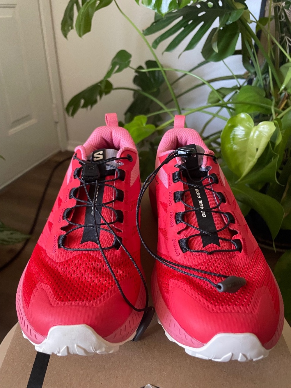 Salomon Women's Sense Ride 5 Running Shoes size 7 Bungee Lace-up Rose/Red/Vanil